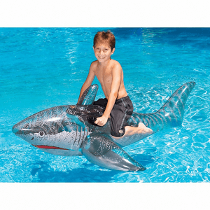 jeux_piscine-requin-gonflable-shark_float-concept_piscine_design