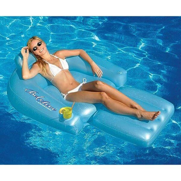 chaise longue gonflable pour piscine