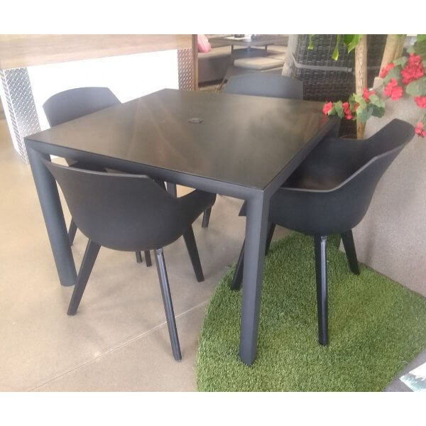 Table Maho