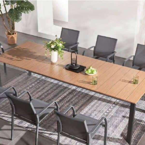 Table d'extérieur aluminium allure bois