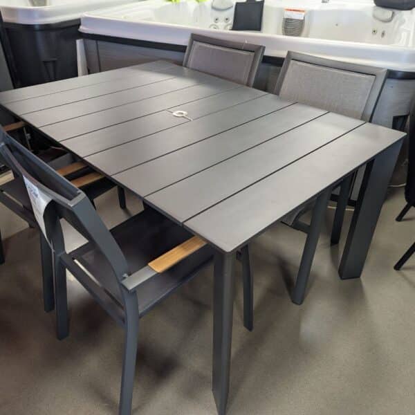 Table extérieure aluminium pattes en angle